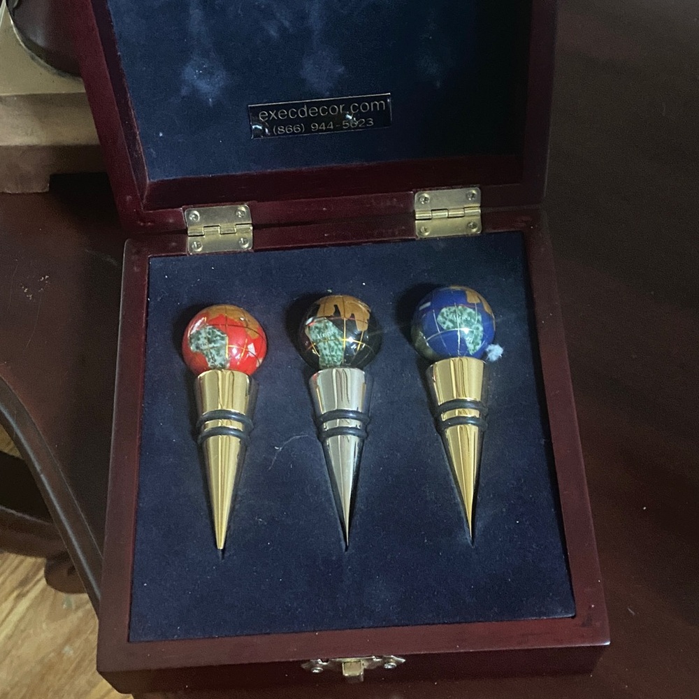 Wine Bottle Stoppers Set - Red, Brown, Blue